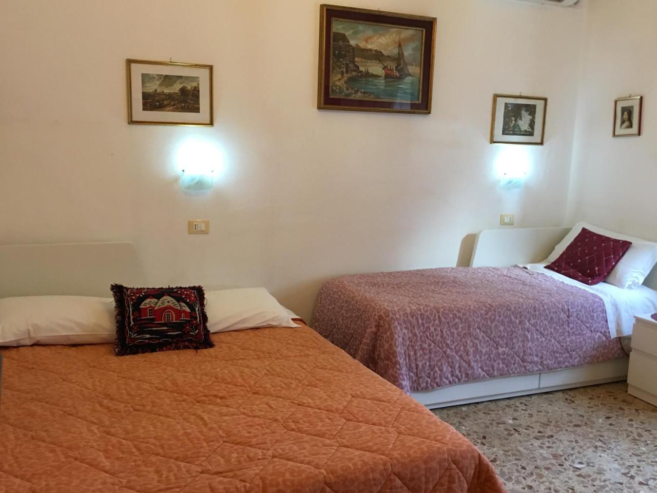 A Casa Doina Airport Hotell Pisa Eksteriør bilde